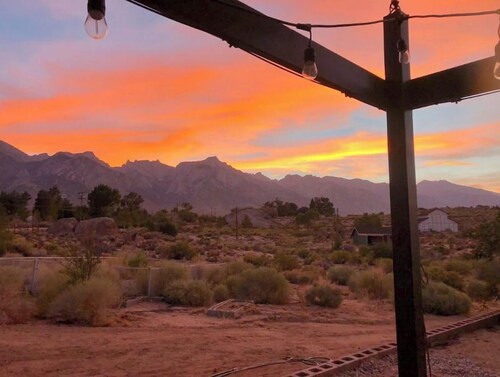>>MAGICAL property on 5 acres in the Alabama Hills