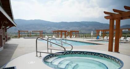 Kannen Cove 5 Bedroom Lake Cottage