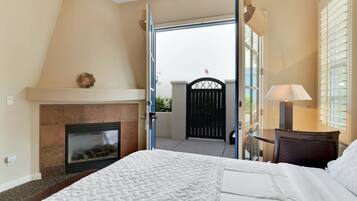 1 bedroom, desk, iron/ironing board, WiFi