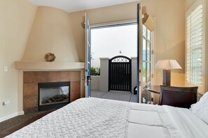 1 bedroom, desk, iron/ironing board, WiFi