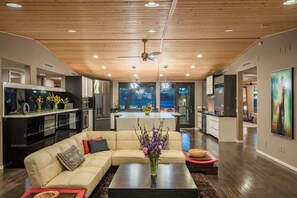 TV, fireplace, DVD player, stereo