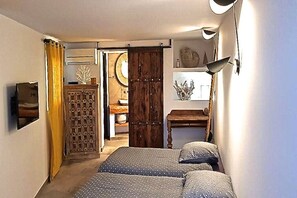 4 slaapkamers, een kluis op de kamer, een strijkplank/strijkijzer