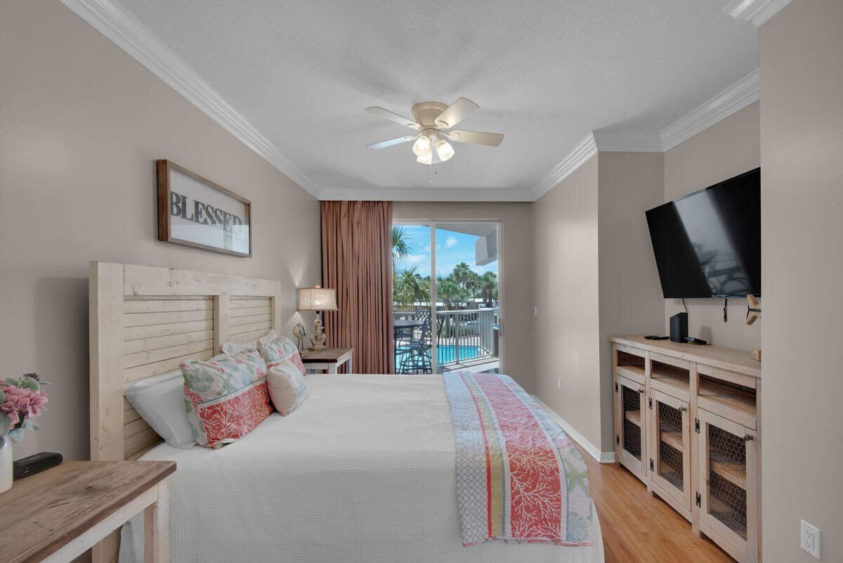 3 bedrooms, iron/ironing board, travel crib, free WiFi