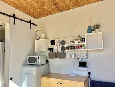 "TINY" HOME w/ expansive views of the Sierras NOW W/ WIFI!