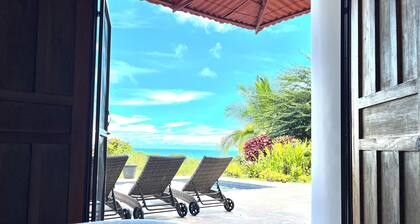 Your own house in the jungle, 5 minutes from the beach!