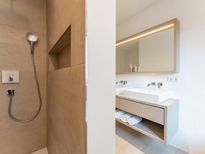 Bathtub