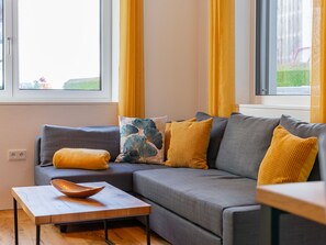 TV - Very luxurious and spacious flat, in quiet street (Niedernsill)