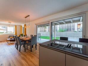 Dining - Very luxurious and spacious flat, in quiet street (Niedernsill)