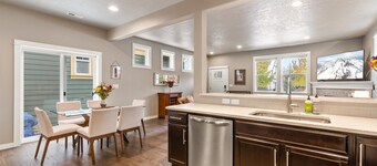 Modern Luxury Base Camp with 3 King Beds 1 Mile to Downtown Bend, 5-Star Reviews