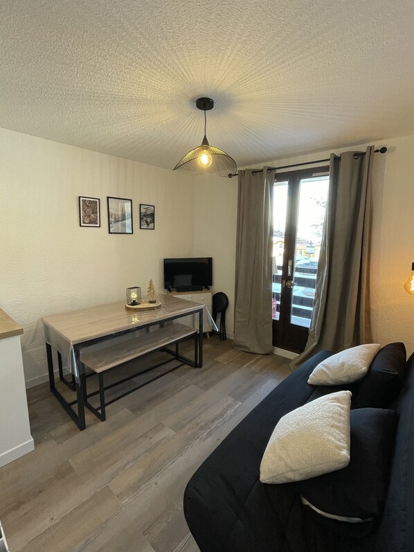 Living area - 6-bed studio at the foot of the slopes (Risoul)