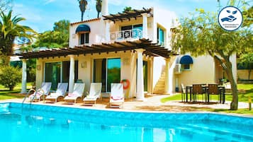 Et oppvarmet basseng