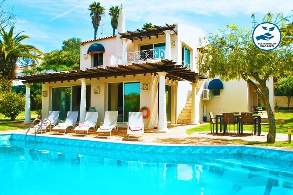 A heated pool - Cozy Villa w/ Heatable Pool & BBQ (Albufeira)