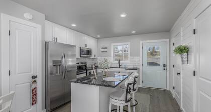 Beautiful Cherokee Lake Cozy Cottage 2 bed - 2 1/2 Bath, all new!