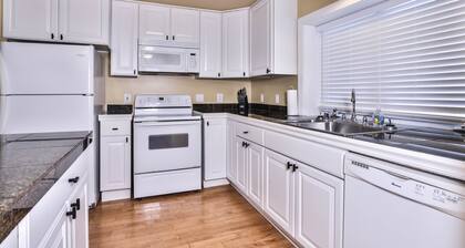 Cozy Lakeside Detached home with Amazing Elevated Views