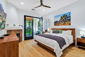 2 bedrooms, desk, iron/ironing board, free WiFi - Fabulous King 2BR/2BA/2Car Legacy Villa near Pool (La Quinta)