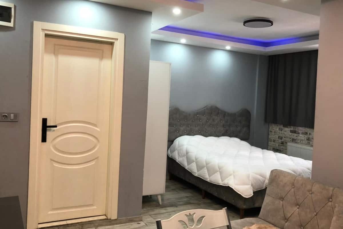 Deluxe Studio | 1 bedroom, laptop workspace, travel cot, free WiFi