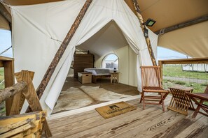 Terrace/patio - Under Canvas North Yellowstone  (Livingston)