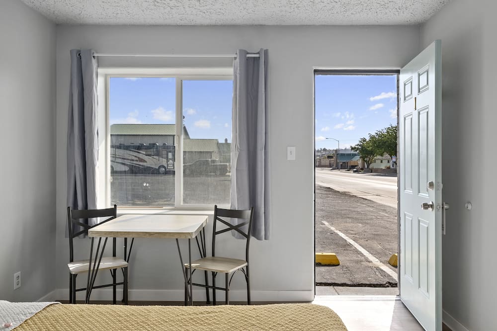 The Mint Motel