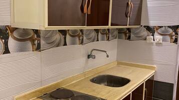 Familienapartment, 3 Schlafzimmer, Küche, zum Innenhof hin | 4 Schlafzimmer, hochwertige Bettwaren, Tempur-Pedic-Betten, Minibar