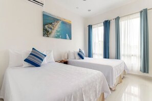 5 bedrooms, desk, iron/ironing board, travel crib