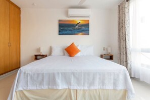 5 bedrooms, desk, iron/ironing board, travel cot