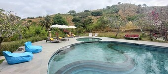 Spacious Family Villa with en-suite bedrooms aircon and freshwater swimming pool