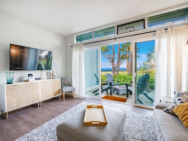 Smart TV, DVD player, table football, ping pong