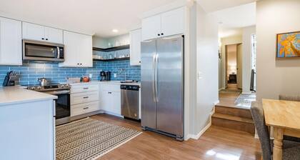 Water Front, indoor pool, sunsets, soaking hot tub, central location, JL111
