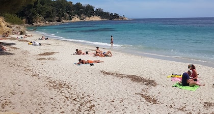 Charmante Maison : Piscine, Tennis, Verdure, Proche de la Mer