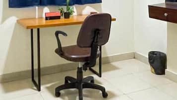 Classic Double Room | Desk, laptop workspace, free WiFi