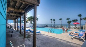 Piscina all'aperto, una piscina riscaldata