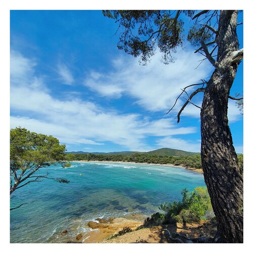 Apartment in a quiet, private estate with swimming pool, tennis court and petanque area