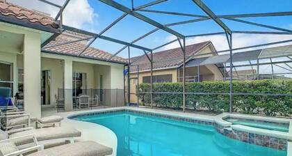 5 Bed, 4.5 Bath & Private Pool Family-Friendly Disney Get Away