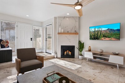 Remodeled Luxury Condo with Heated Pool, Spa and Hiking Trails Nearby!