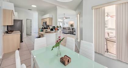 Pool & Fenced Yard: Sebring Retreat