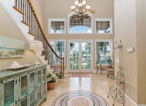 Splendid villa by the sea