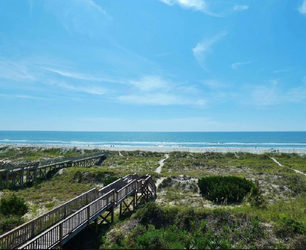 Plage, chaises longues