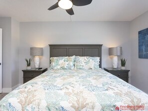 2 habitaciones, tabla de planchar con plancha y ropa de cama