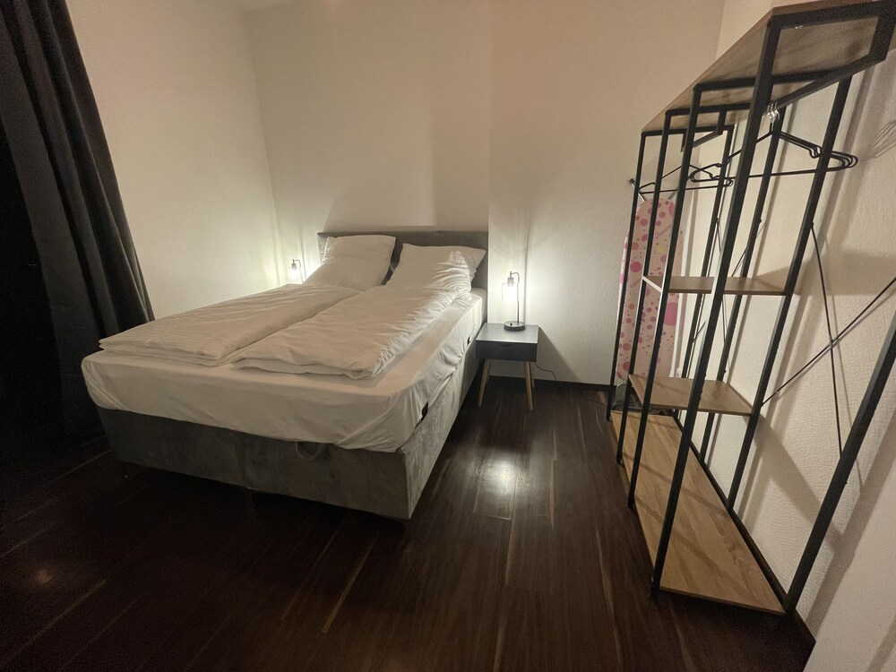 Homey Apartments Harbour Suite Parking, 2 Bathrooms, Elevator, City