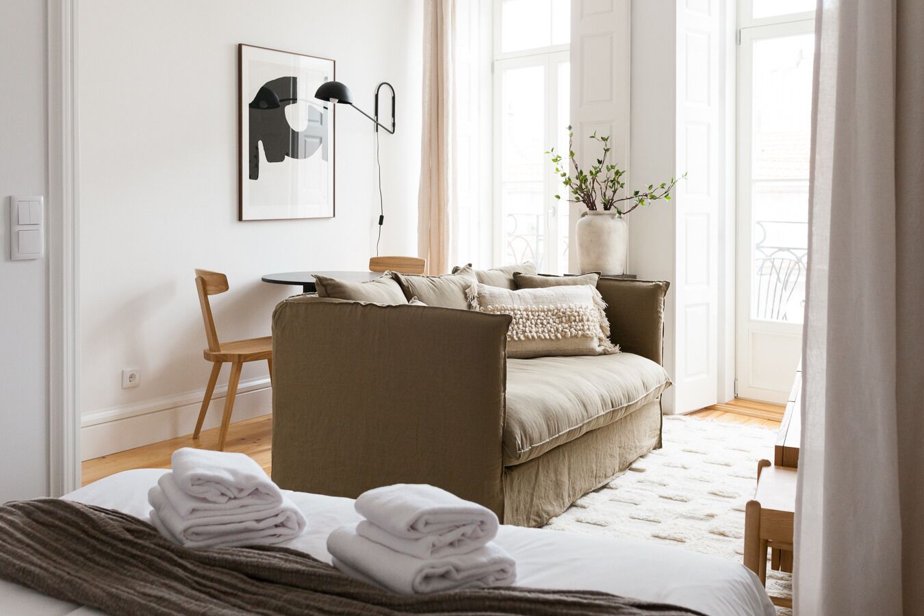 Iron/ironing board, internet, bed sheets