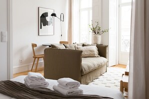 Fer et planche à repasser, accès Internet, draps fournis