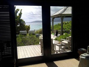 Interior - Oceanfront Beach Bungalow ON Beach, PRIVATE with Club Resort Access & Tennis (south East Peninsula)