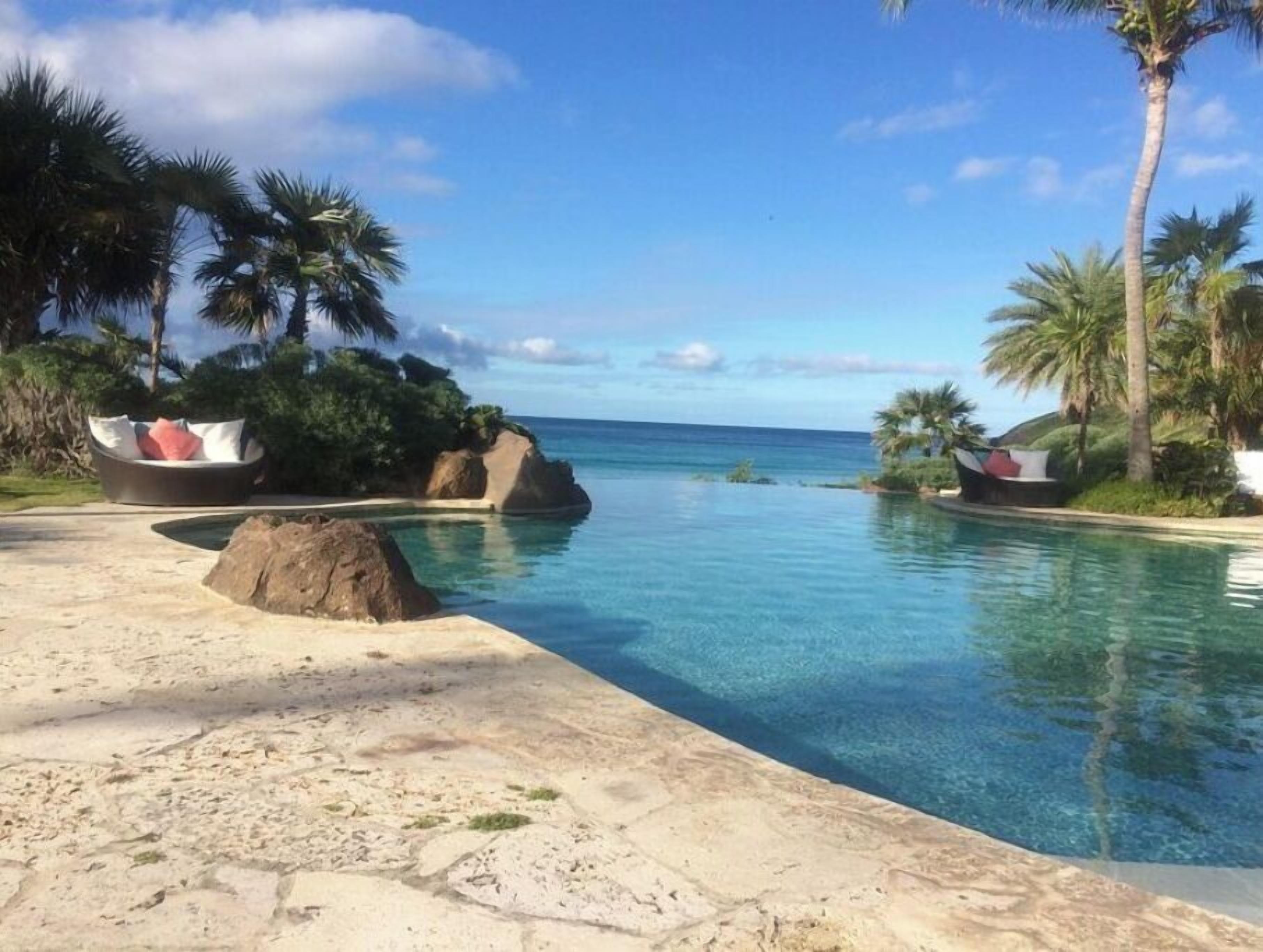 室外游泳池，恒温泳池