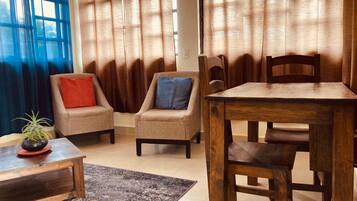 Habitación superior con 1 cama matrimonial o 2 individuales | Wifi gratis y ropa de cama