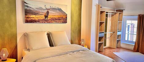 3 slaapkamers, reisbedje, gratis wifi, beddengoed