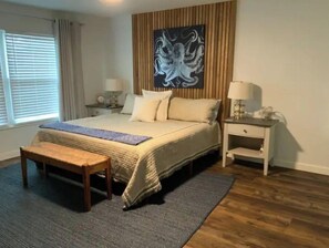 1 bedroom, desk, iron/ironing board, WiFi