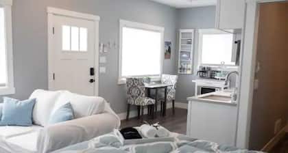 Olympic Mountain View Retreat on Serene Acreage!