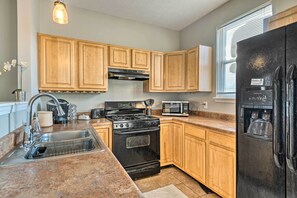 Fridge, microwave, stovetop, dishwasher - Cozy Indianapolis Home w/ Private Hot Tub! (Indianapolis)
