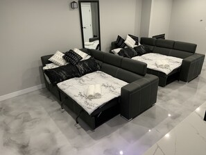 7 bedrooms, free WiFi, bed sheets