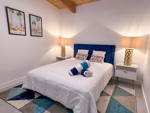 4 chambres, fer et planche à repasser, Wi-Fi, draps fournis